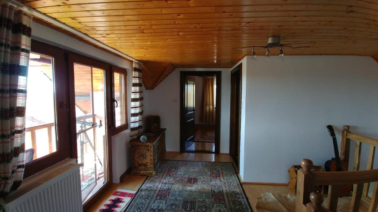 Casa Darius Novaci-Străini Exterior foto