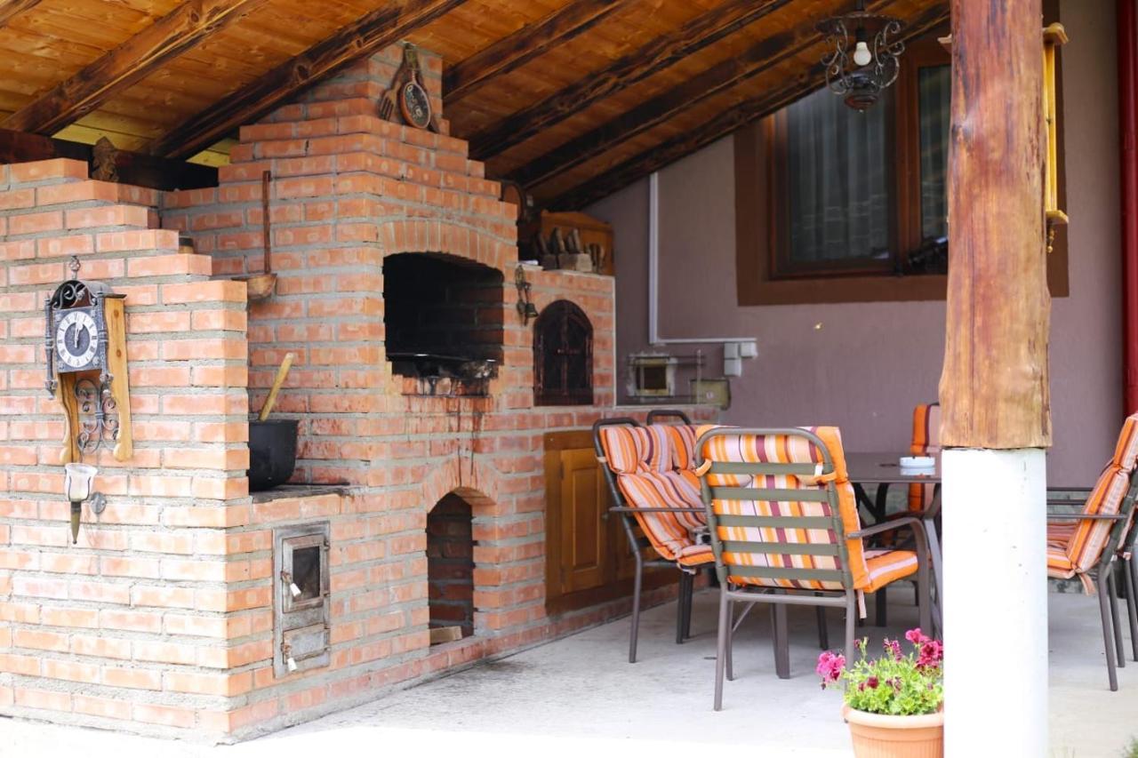Casa Darius Novaci-Străini Exterior foto