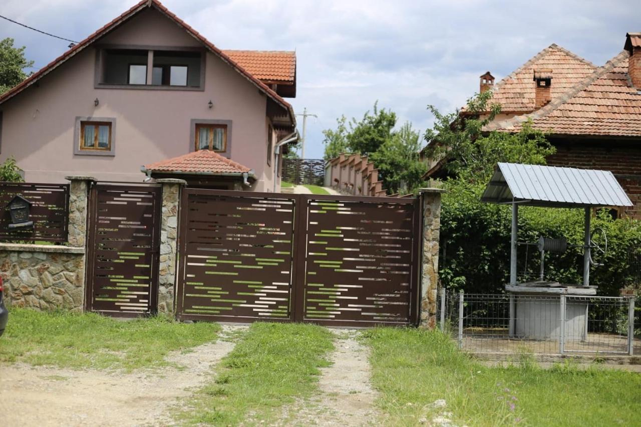 Casa Darius Novaci-Străini Exterior foto